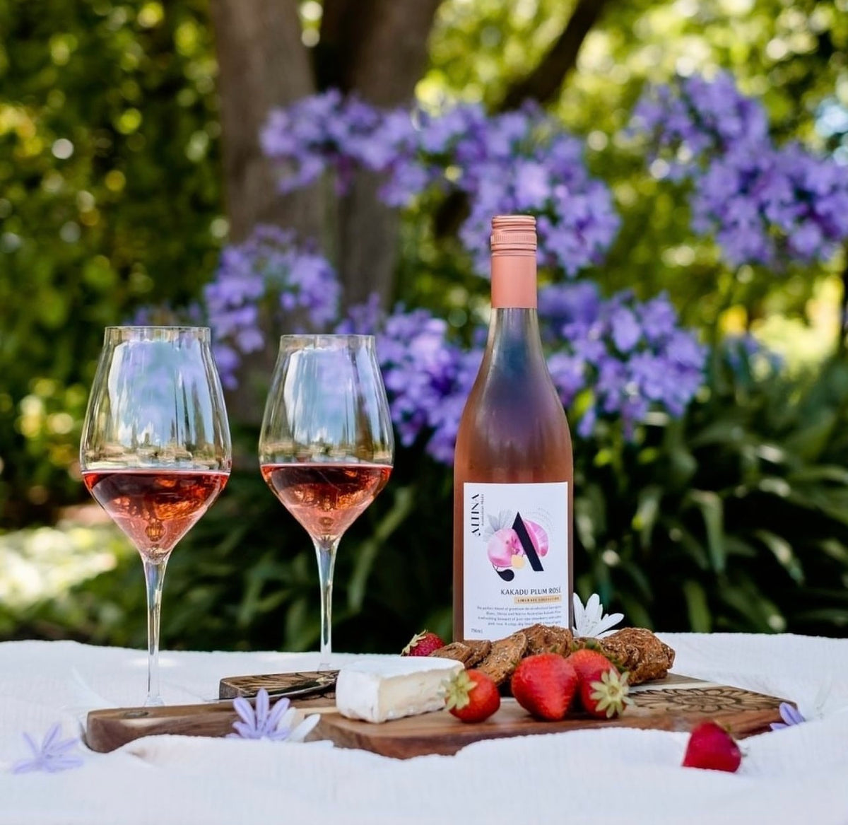 Sipping on Australia: Exploring Native Fruits in Non-Alcoholic Beverages